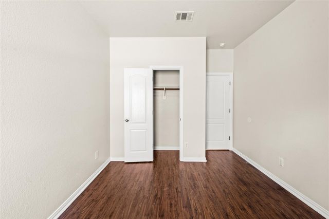 111 Wallin Farms DR, Hutto, TX 78634