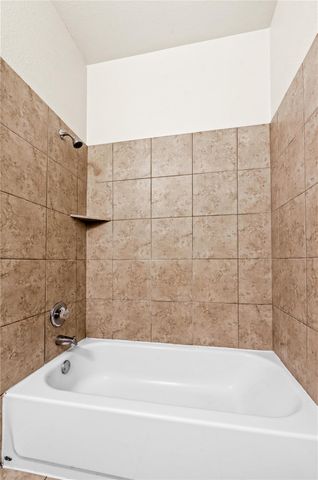 111 Wallin Farms DR, Hutto, TX 78634