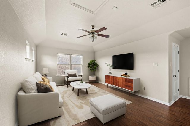 111 Wallin Farms DR, Hutto, TX 78634