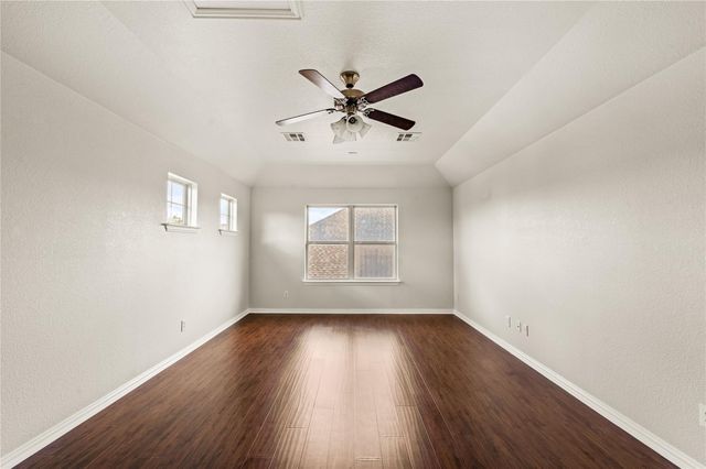 111 Wallin Farms DR, Hutto, TX 78634