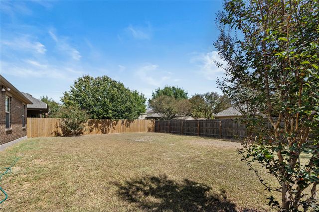 111 Wallin Farms DR, Hutto, TX 78634
