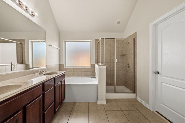 111 Wallin Farms DR, Hutto, TX 78634