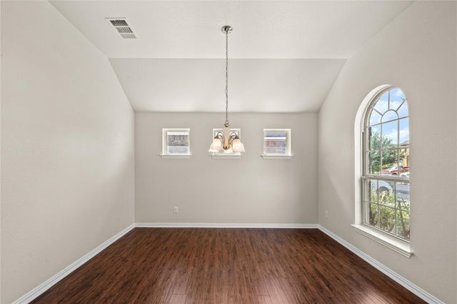 111 Wallin Farms DR, Hutto, TX 78634