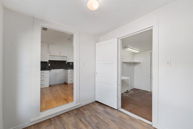 102 San Saba Avenue, Benbrook, TX 76126
