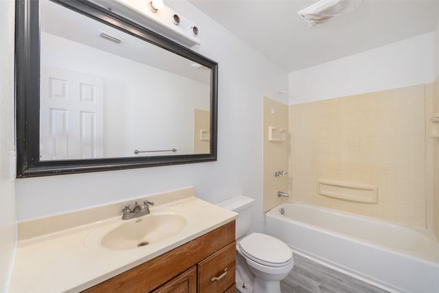 102 San Saba Avenue, Benbrook, TX 76126