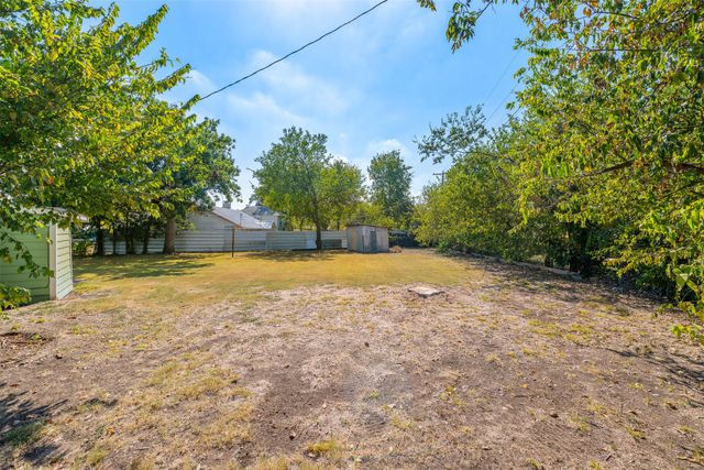 102 San Saba Avenue, Benbrook, TX 76126
