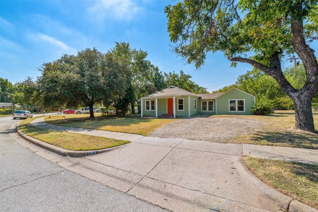 102 San Saba Avenue, Benbrook, TX 76126