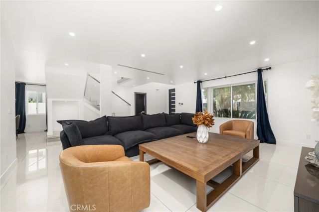 4630 Cedros Avenue, Sherman Oaks, CA 91403