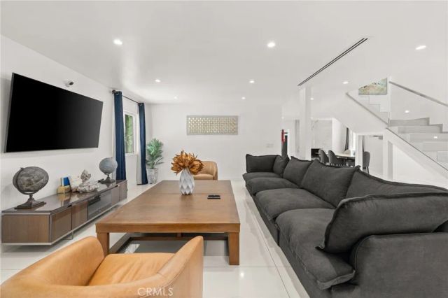 4630 Cedros Avenue, Sherman Oaks, CA 91403
