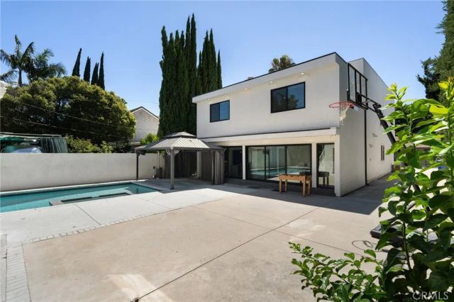 4630 Cedros Avenue, Sherman Oaks, CA 91403