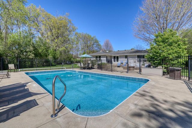 1135 Ridgeway ROAD, Brookfield, WI 53045
