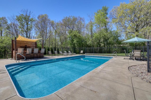 1135 Ridgeway ROAD, Brookfield, WI 53045