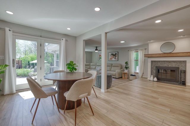1135 Ridgeway ROAD, Brookfield, WI 53045