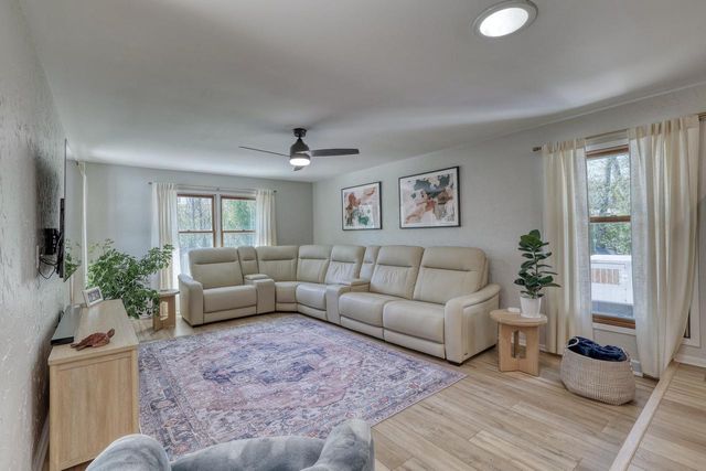 1135 Ridgeway ROAD, Brookfield, WI 53045
