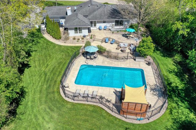 1135 Ridgeway ROAD, Brookfield, WI 53045