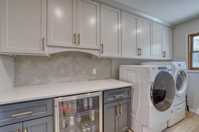 1135 Ridgeway ROAD, Brookfield, WI 53045
