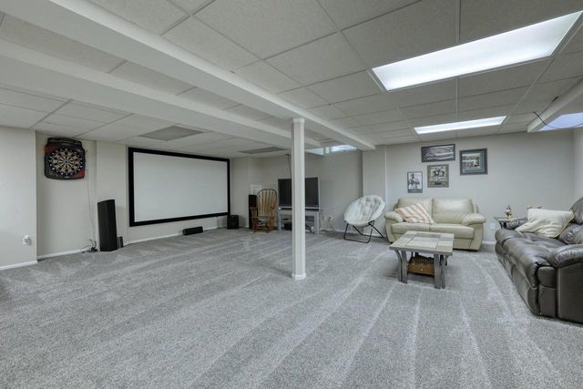 1135 Ridgeway ROAD, Brookfield, WI 53045