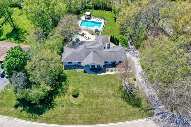 1135 Ridgeway ROAD, Brookfield, WI 53045