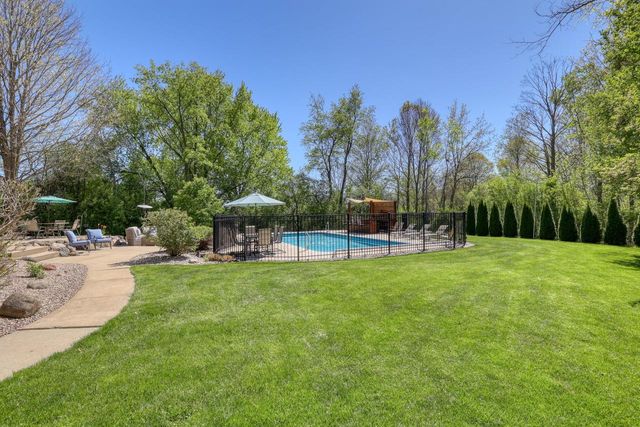 1135 Ridgeway ROAD, Brookfield, WI 53045