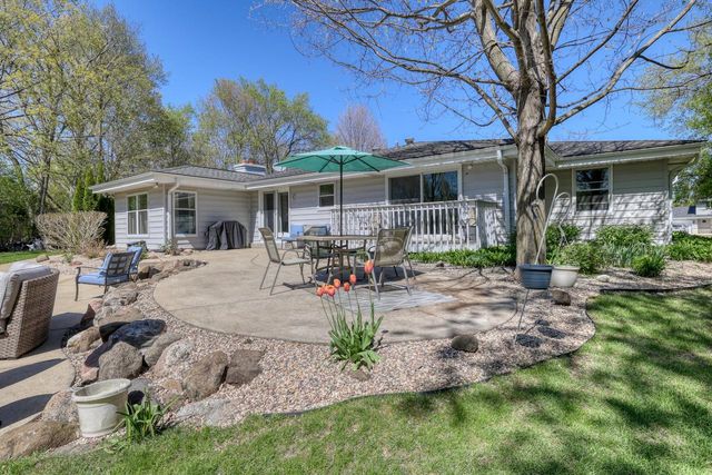1135 Ridgeway ROAD, Brookfield, WI 53045