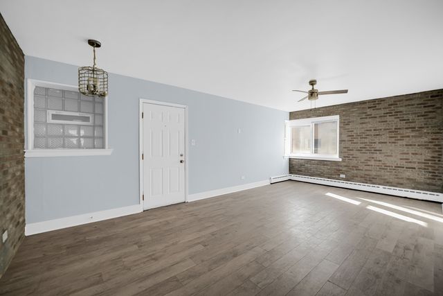 2046 E 72nd Place 2w, Chicago, IL 60649