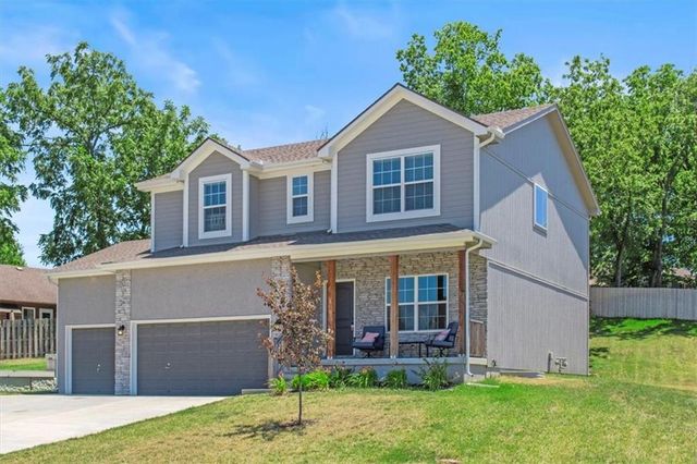 801 NW Hickory Ridge Drive, Grain Valley, MO 64029