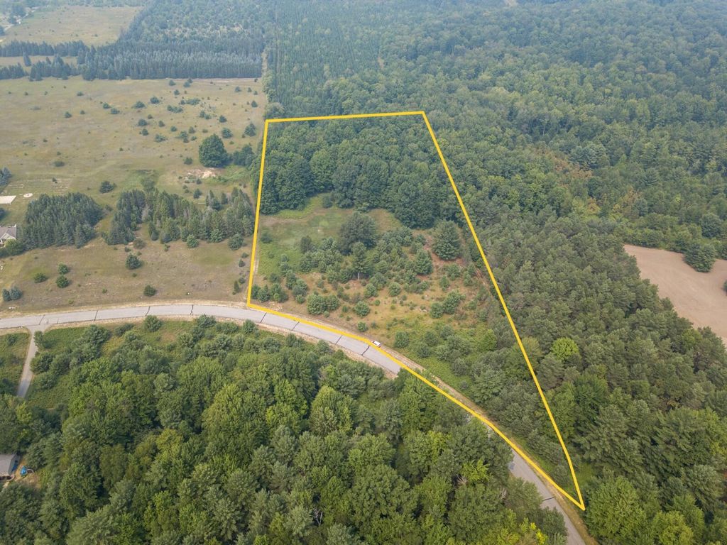 323 Blue Heron Drive SE, Kalkaska, MI 49646