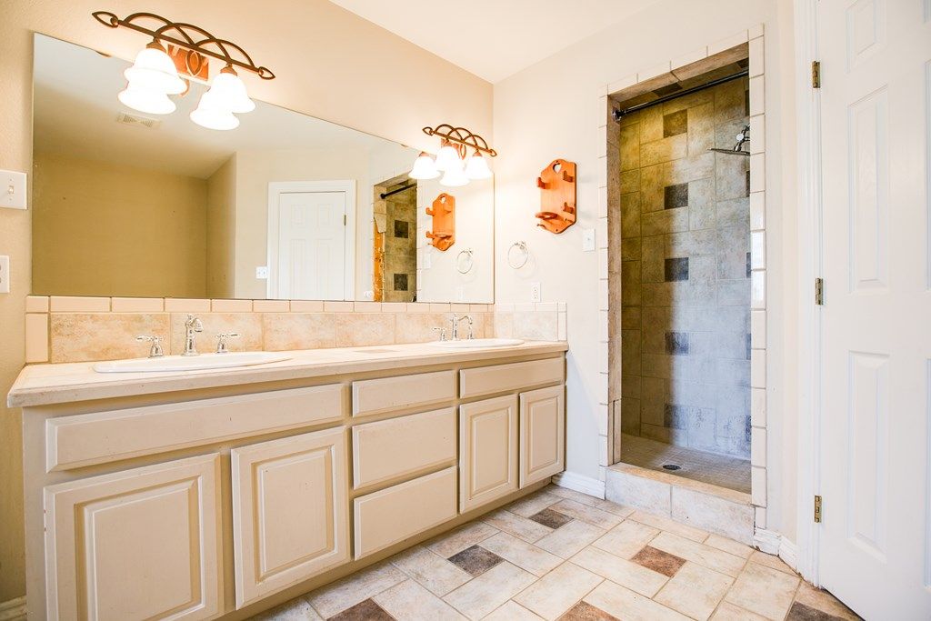 Image 16 of property listing at 6191 Loretta Dr, Christoval, TX 76904