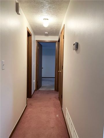 2850 Edgecliff Road 35, Lower Burrell, PA 15068