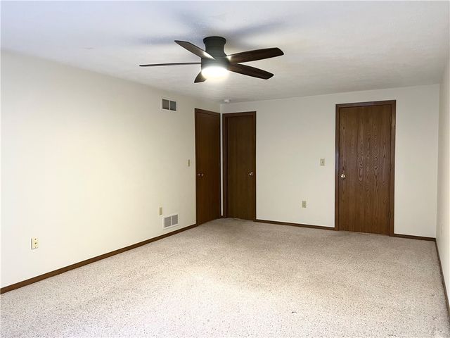 2850 Edgecliff Road 35, Lower Burrell, PA 15068