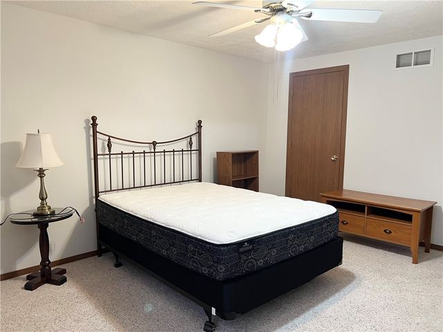 2850 Edgecliff Road 35, Lower Burrell, PA 15068