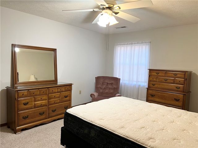 2850 Edgecliff Road 35, Lower Burrell, PA 15068