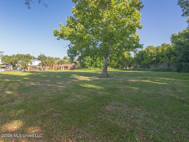 300 Ladnier Street, Pass Christian, MS 39571