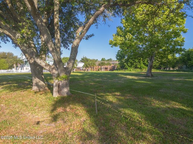 300 Ladnier Street, Pass Christian, MS 39571