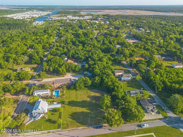 300 Ladnier Street, Pass Christian, MS 39571