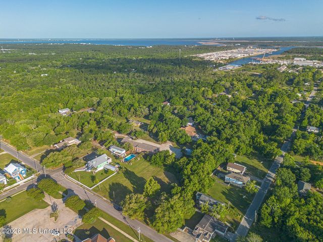 300 Ladnier Street, Pass Christian, MS 39571