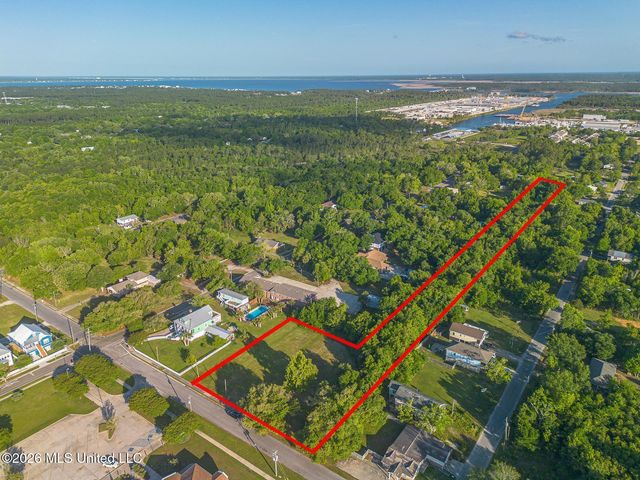 300 Ladnier Street, Pass Christian, MS 39571