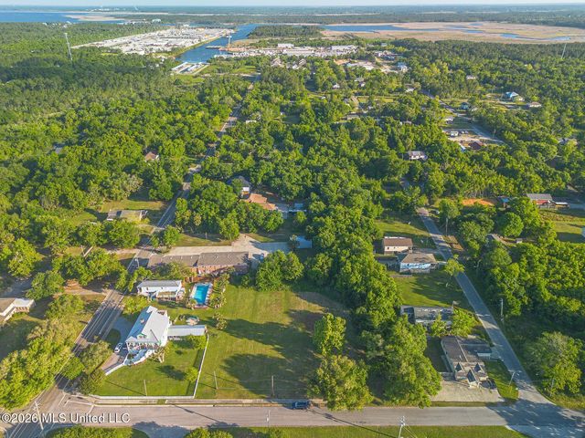 300 Ladnier Street, Pass Christian, MS 39571