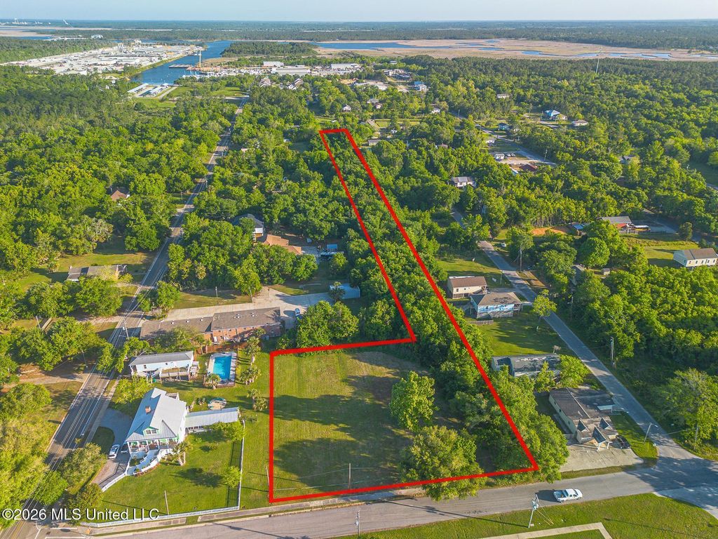 300 Ladnier Street, Pass Christian, MS 39571