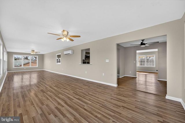 660 FOXCROFT RD, Warrenton, VA 20186