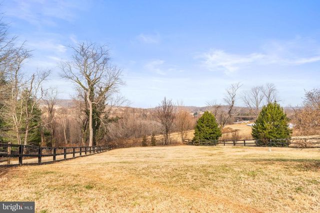 660 FOXCROFT RD, Warrenton, VA 20186
