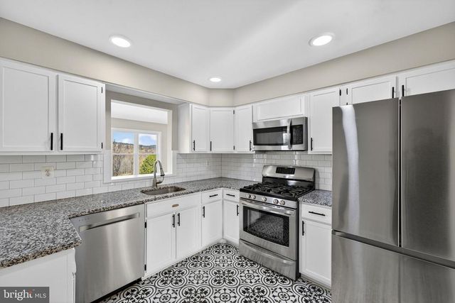 660 FOXCROFT RD, Warrenton, VA 20186