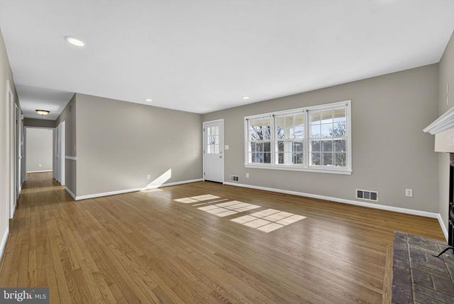 660 FOXCROFT RD, Warrenton, VA 20186