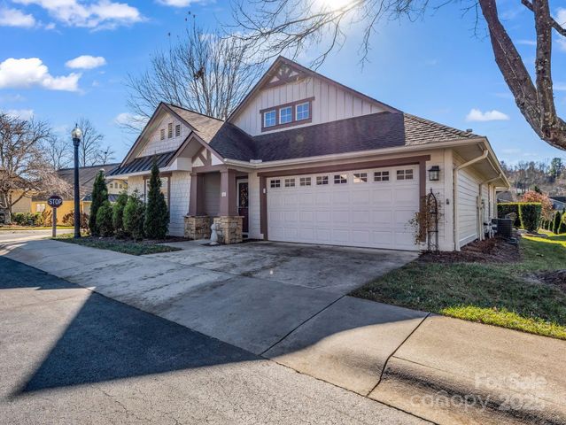 53 Barn Owl Way, Hendersonville, NC 28792