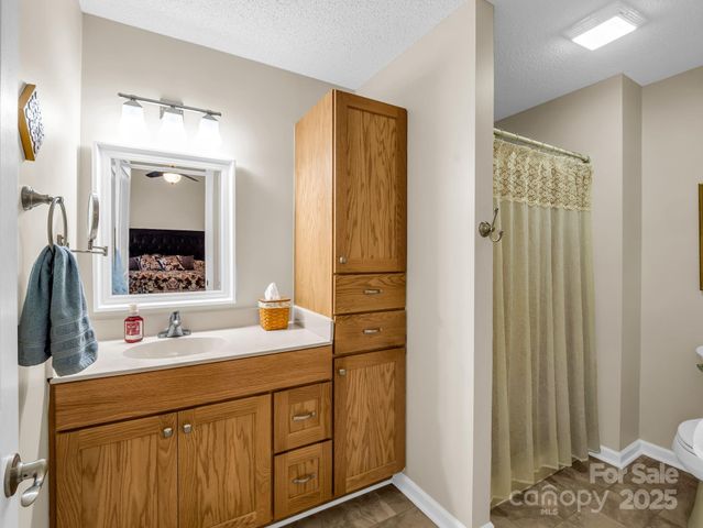 53 Barn Owl Way, Hendersonville, NC 28792