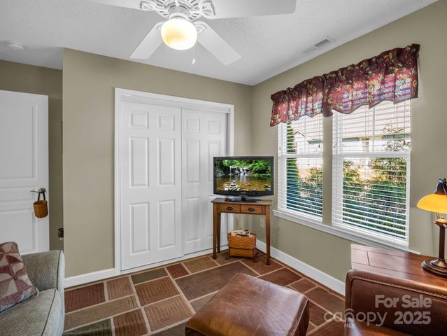 53 Barn Owl Way, Hendersonville, NC 28792