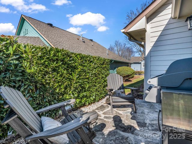 53 Barn Owl Way, Hendersonville, NC 28792