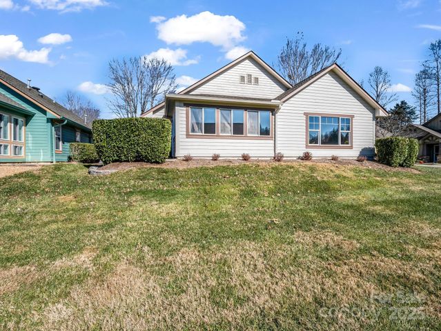 53 Barn Owl Way, Hendersonville, NC 28792