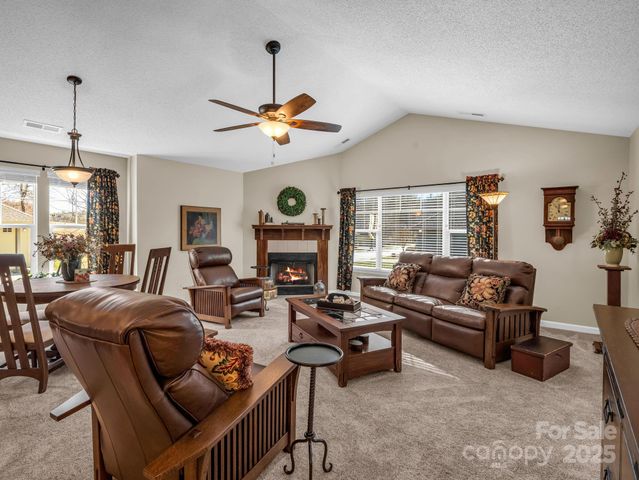 53 Barn Owl Way, Hendersonville, NC 28792