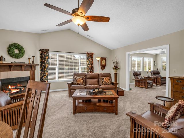 53 Barn Owl Way, Hendersonville, NC 28792